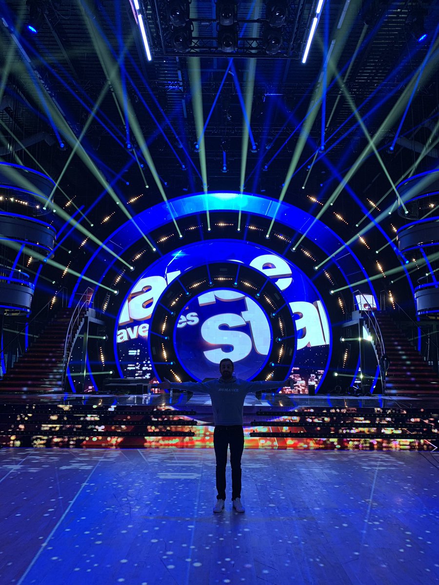CamilleCombal's tweet photo. Je viens de visiter ce nouvel appart... Je prends ou pas?
#DALS J-2! 😅🕺🏻 https://t.co/toyga9egNx
