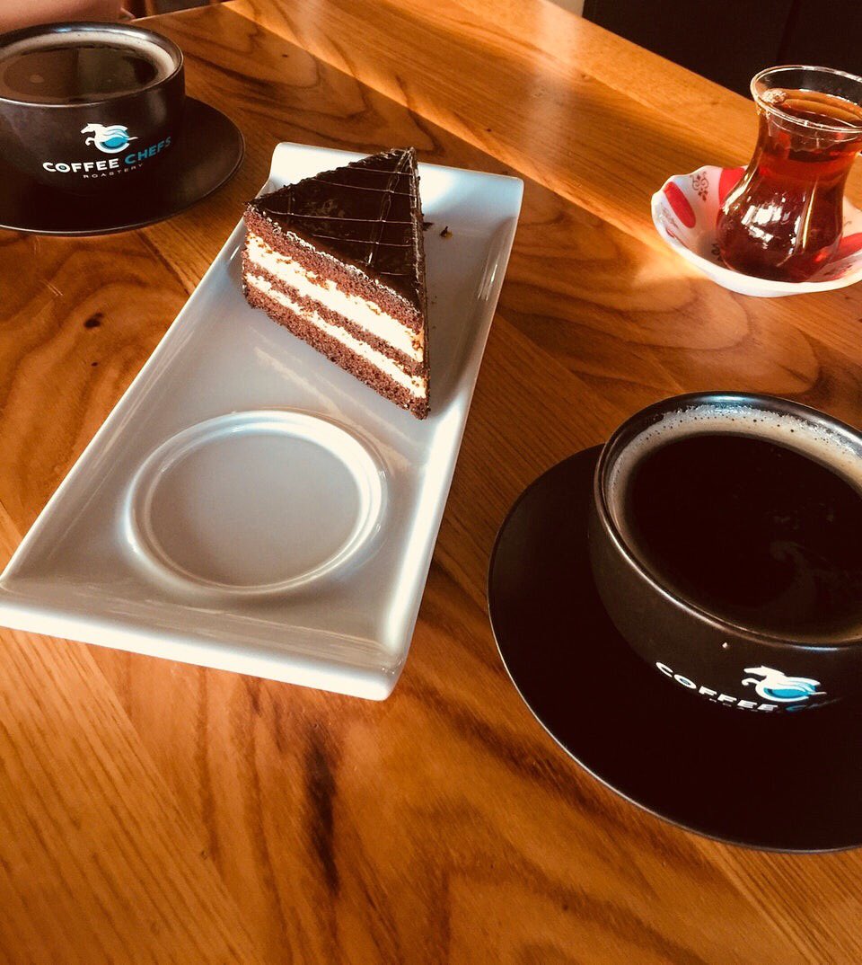 Şuan kimlerle bu anı yaşamak istersin?😌🍰☕️🍪😋
Yorumlar da görelim en sevdiklerinizi🤗😍
#coffee #coffeechefs #istanbul #anatoliumavm #izmit #41burda #tea #cookies🍪 #instagood #instapic #instalike