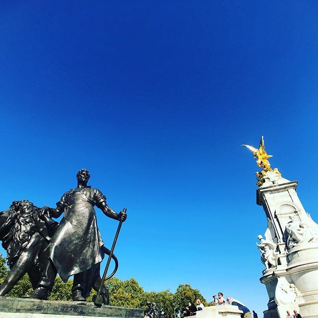 Hello London... #london #england #buckinghampalace #unitedkingdom ift.tt/2DBuzsQ