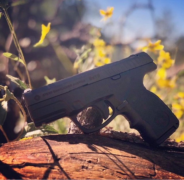 SteyrArmsUSA's tweet photo. #repost @3guncorey Great day to shoot a Steyr Pistol. .
.
.
.
.
.
#SteryArms #SteyrArmsFamily #SteyrStories #gunsofinstgram #gunsdaily #pewpew #SteyrPistol https://t.co/oAhJ9sgQqG