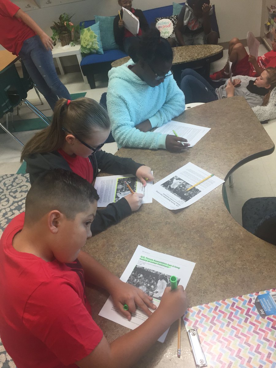 CarterKdcarter's tweet photo. Feeling blessed today! Get to spend the day with our awesome fifth graders! I’ve missed my last year’s babies so it worked out well! Look at them using those strategies! #textfeatures #readingmasters https://t.co/qT9qWZSrXw