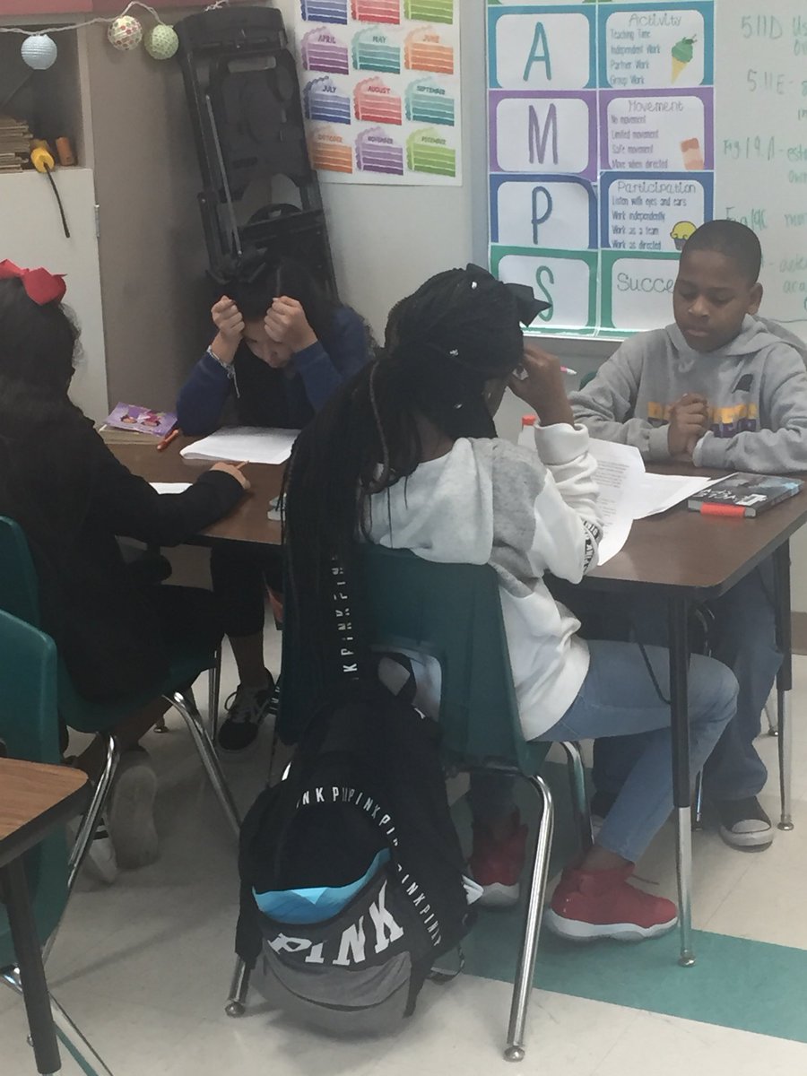 CarterKdcarter's tweet photo. Feeling blessed today! Get to spend the day with our awesome fifth graders! I’ve missed my last year’s babies so it worked out well! Look at them using those strategies! #textfeatures #readingmasters https://t.co/qT9qWZSrXw