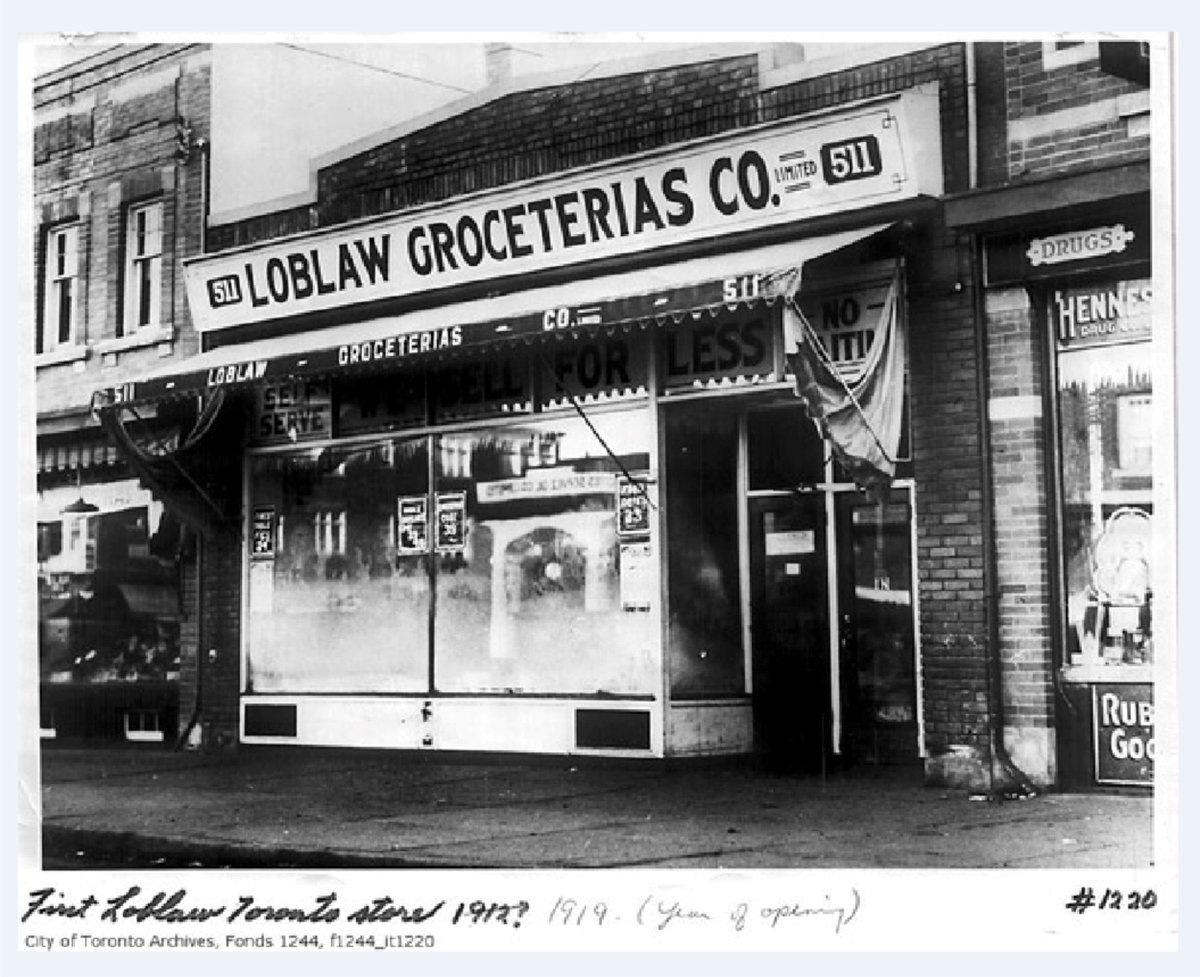 PrideSignsltd's tweet photo. This amazing @TorontoComms beaches building has played home to a couple of our favorite retails shops! Most recently home to @PetSmart #amazinghistory #torontolife #beforeandafter #andafter @ShopprsDrugMart @LoblawsON @TorontoArchives #signsbypridesigns #signs https://t.co/RDYnLMLVtX