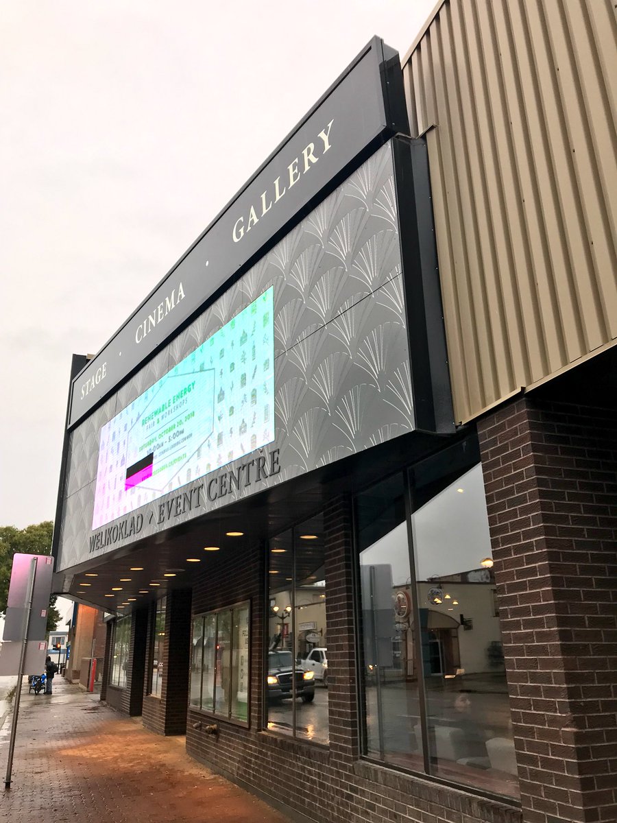 RedDeerPolytech's tweet photo. It might be rainy, but that won’t stop us from having an awesome time at Backpacks to Briefcases today! 🎒💼 #B2BRDC #MyRDC https://t.co/VdlWhOjeO2