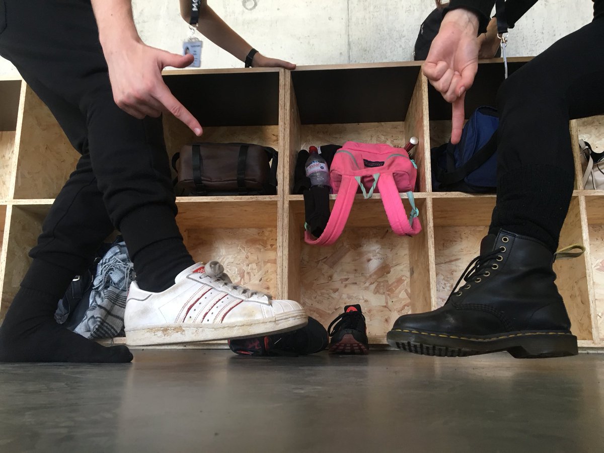 AmyBrooke97's tweet image. #team2 #MVHunt #Question5