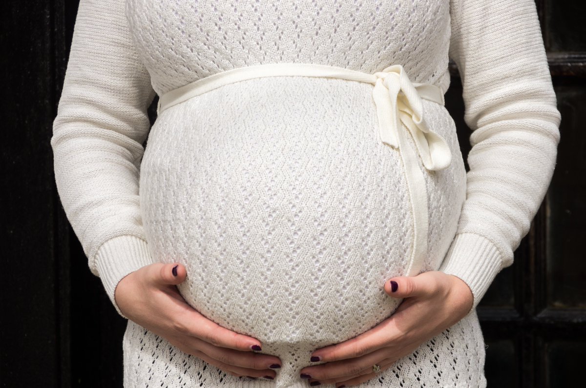 grootnieuwsnl's tweet photo. Vanochtend sprak Jorieke met @MichellevDuss over de opvoeding van 0-4 jarigen. "Bouw een emotionele band op met je baby."

👉 Luister het gesprek: https://t.co/czcqvZljpH https://t.co/P1L5p5C068