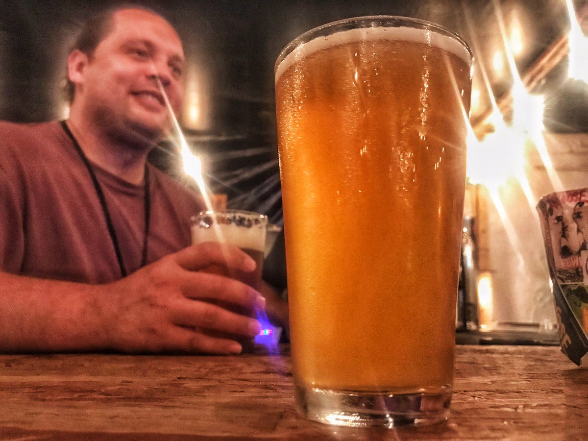 LupulinaPDB's tweet photo. Annunaki/ Neipa / 6.5% ABV / 85 IBUs Hairy Nose Brewery con #cryhops 😍¡corran por que se acaba y aprovechen para probar las cheves de Benja, gran propuesta cervecera en #Tijuana!🍻#beer #craftbeer #LaRutaDeLupulina #mexicancraftbeer #purapasióncervecera #hops https://t.co/BOI2cpDNp4