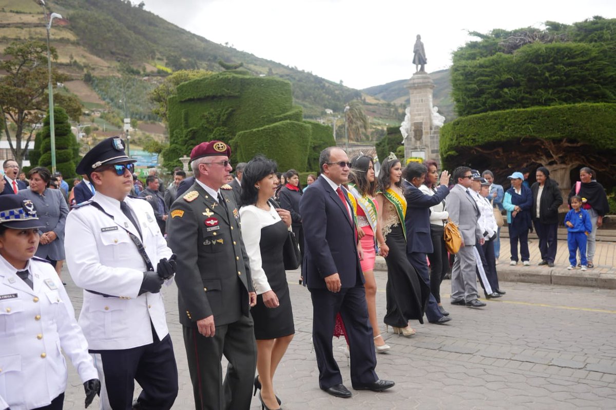 CarchiPrefectur's tweet photo. 🎉 ¡Loor a Espejo!
En sus fiestas de cantonización, rendimos homenaje a este pueblo valiente y trabajador y reiteramos nuestro compromiso de seguir trabajando por el adelanto y desarrollo de este hidalgo cantón carchense.
#CarchiPrefectura #MenosPalabrasMásObras https://t.co/ze4l28R35T