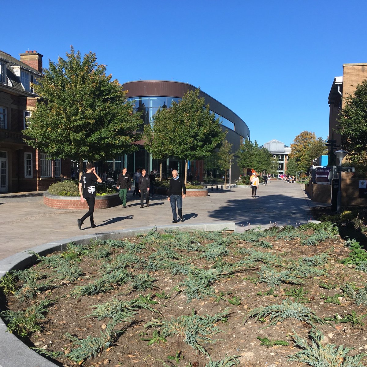 HelenBriscoe's tweet photo. What a gorgeous day to have been working on @edgehill campus #beautifulworkplace #sunshine #campus https://t.co/DgTP9hJSro