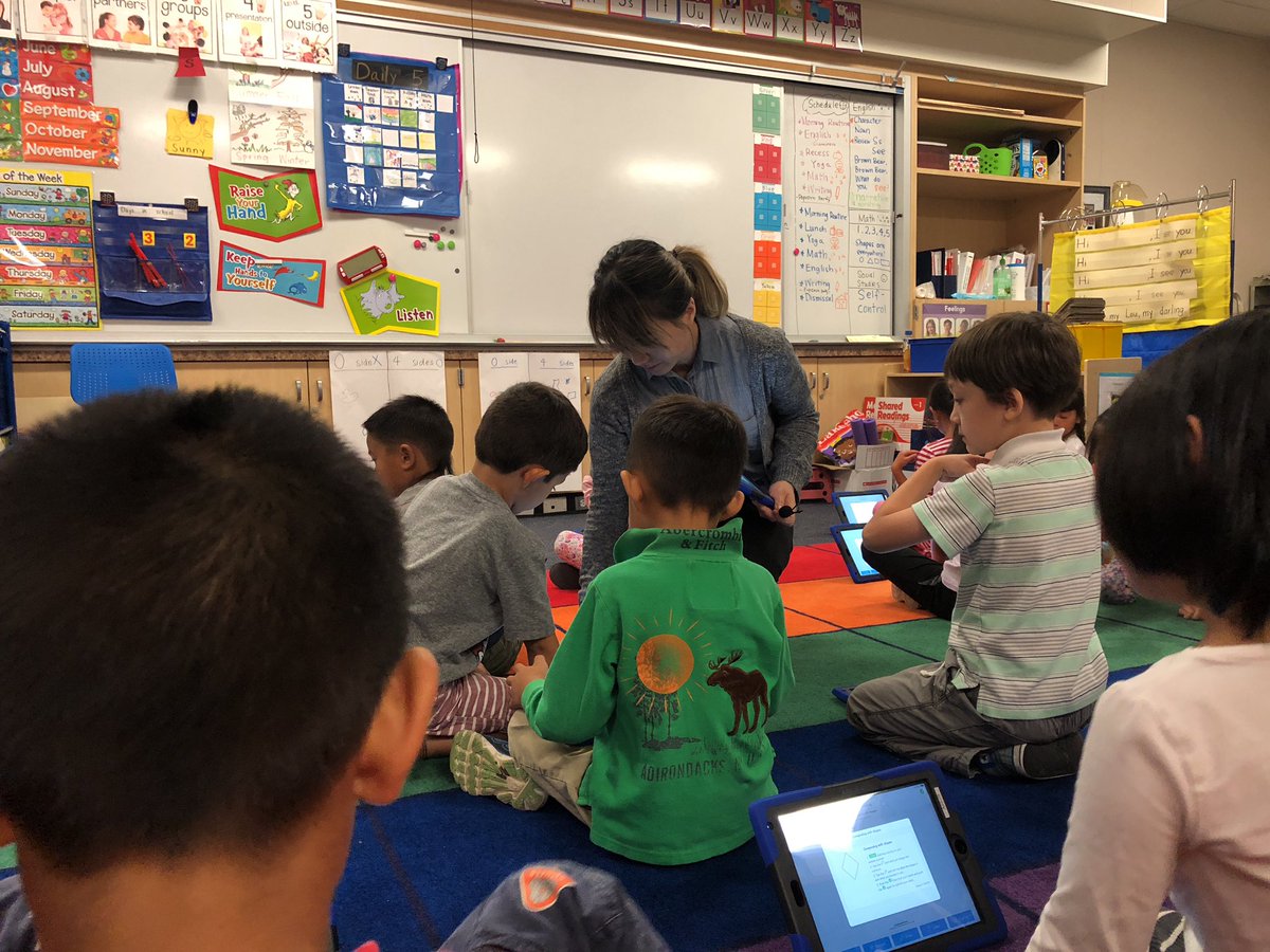 shelynsharks's tweet photo. Ss in @MsMayFu221 work together and with T to compose pictures on @Seesaw #mandarindualimmersion #WeAreRUSD #RUSDEdTech https://t.co/b3fY4jLLui