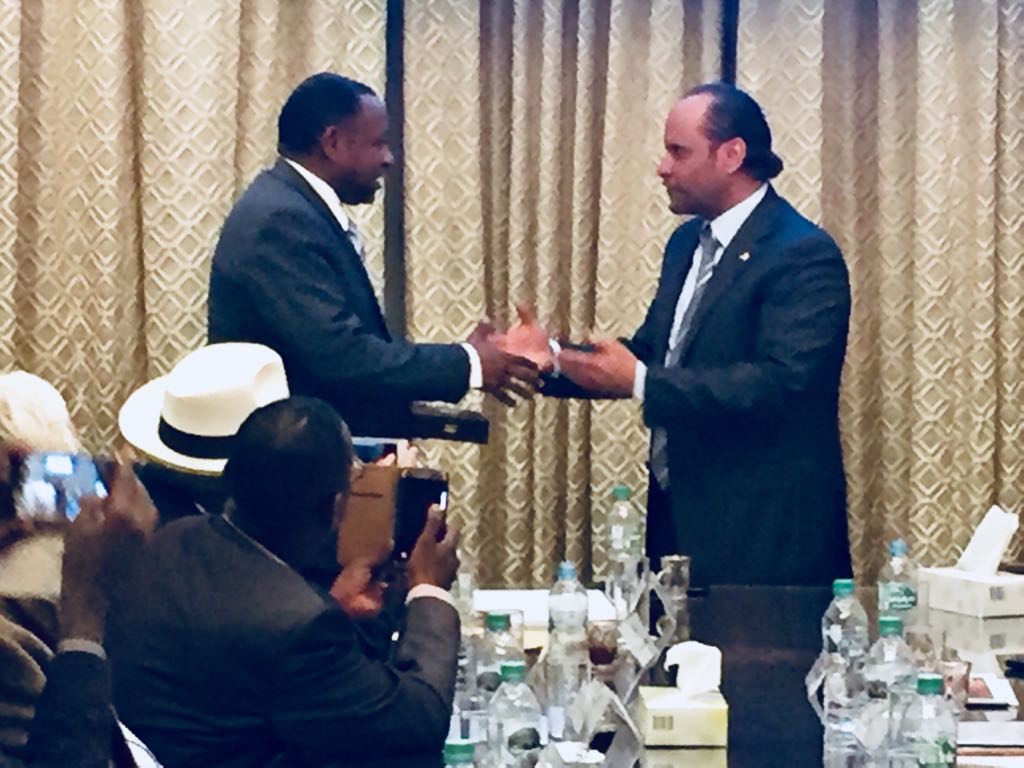ArabicDivan's tweet photo. HE Ambassador Saoud Al Thani @SaoudAlthani7, Chairman of the Advisory Board of the Arab Cultural House gifts to HE Baldredin M. Abdalla, Ambassador of Sudan and Prof.Thomas Leisten a trophy of #TheDivan at the end of exchanges on the Qatar Sudan Archeological Project #QSAP https://t.co/482DzbqEqO