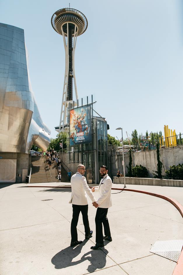 SeattleBrideMag's tweet image. How awesome is this shot in front of the Space Needle by @jennygg?? Come out to Seattle Bride's Urban Unveiled 2018 to see more of her work!

Tickets available at uuseattle2018.eventbrite.com, get yours now!
