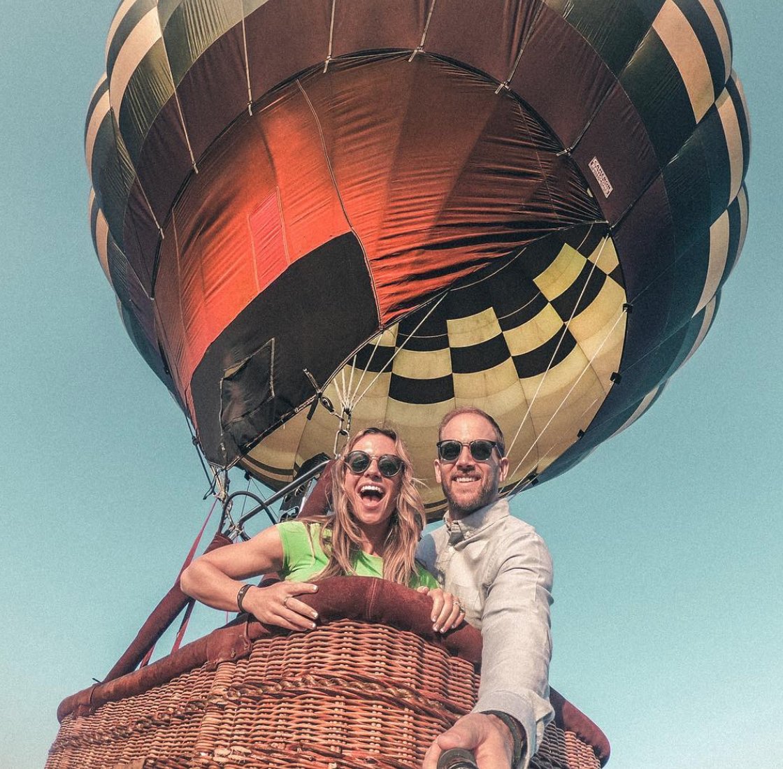roamaroo's tweet photo. While traveling is exciting, it can also be exhausting. Although it's alluring running around a new city seeing everything you planned to see and doing everything you planned to do, it's important to stop from time to time and appreciate what's around you! #traveltips https://t.co/WqfKr8SYMT