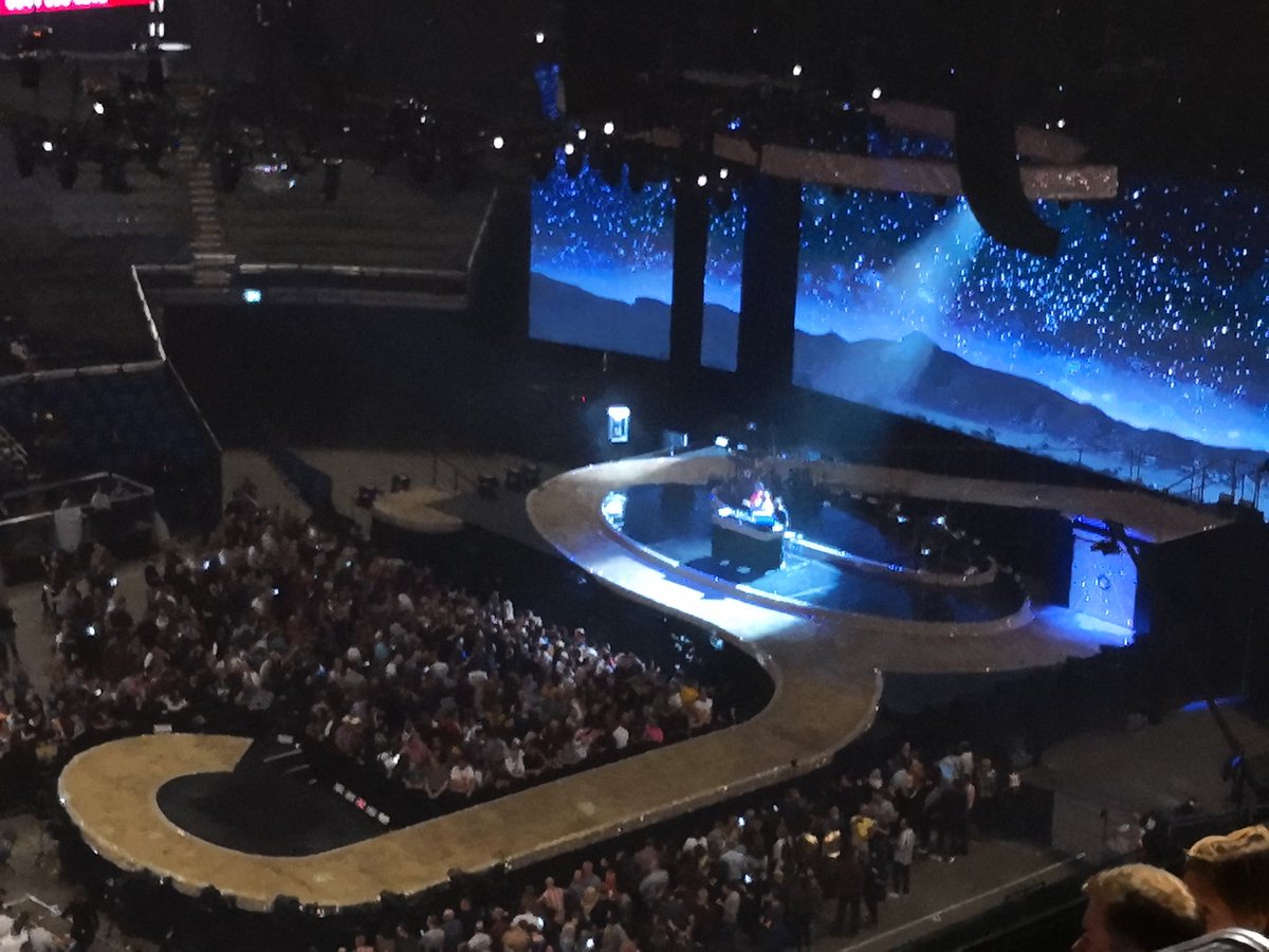 Thank you <a href="/Tickets4Troops/">Tickets For Troops</a> #KylieGolden