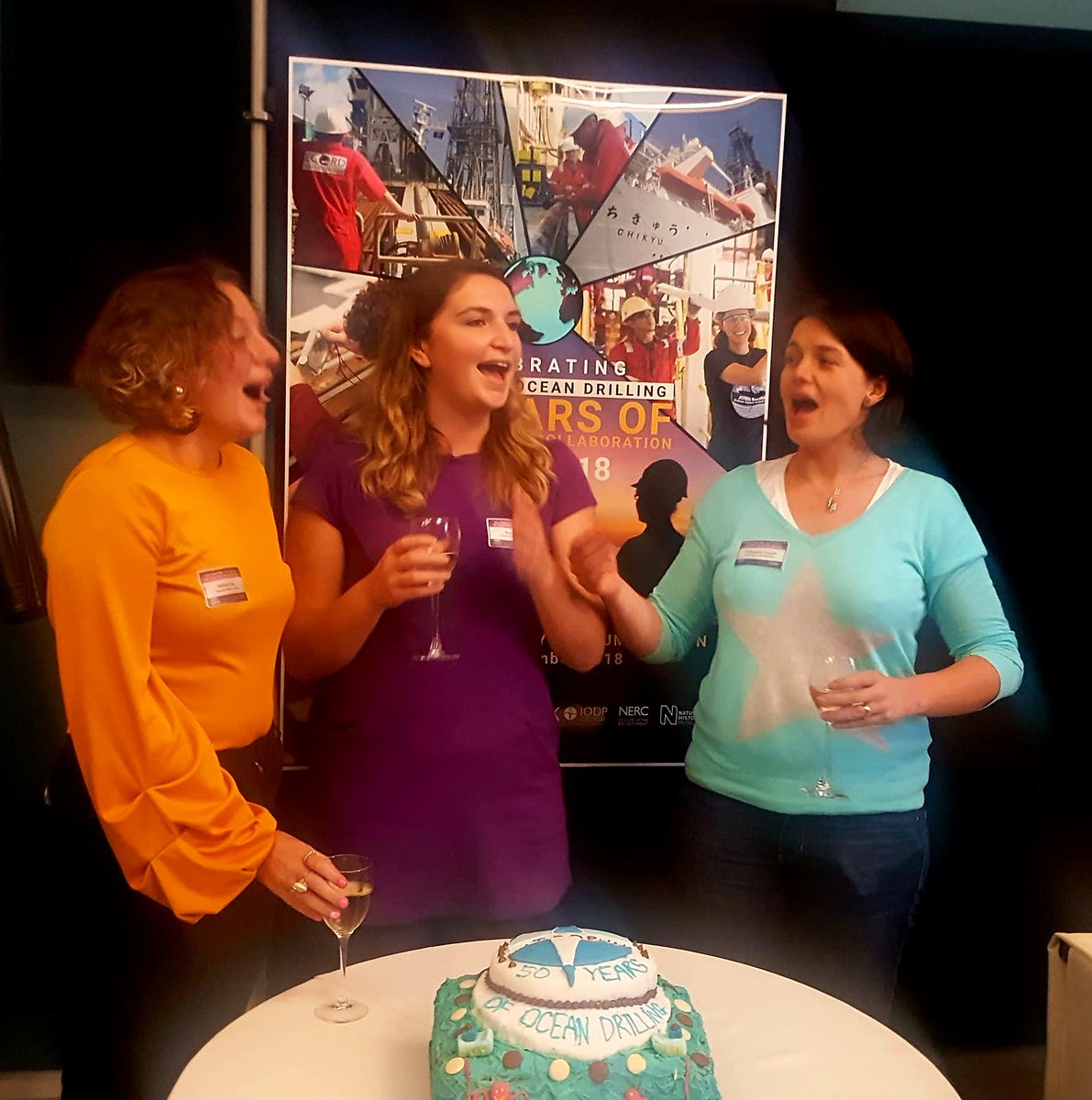 50 YEARS OF OCEAN DRILLING 🎂 Our lovingly baked IODP birthday cake 😍 I think we pulled it off <a href="/Mel0Gray/">Melissa Gray</a> <a href="/RuthDavey13/">Ruth Davey</a> 💖 150 satisfied conference attendees 🙌 <a href="/Sci_fOD/">IODP Knowledge Exchange</a> <a href="/ECORD_IODP/">ECORD</a> @bakeittilyoumakeit