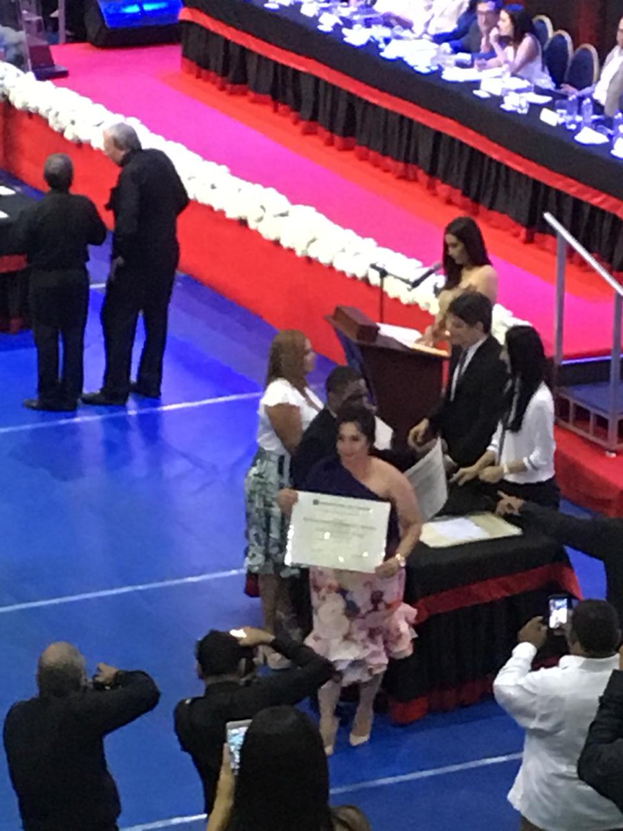 mesc75's tweet image. @JuanManSantos #gracias por invertir en la educación y la paz, me gradué de Mag. En @UninorteCO equidad es invertir en educación y así transformar comunidades enteras, gracias por pensar en los maestros de #Colombia @MartinSantosR @EstebanSantos10 @Tutina_deSantos @egresadoUNorte