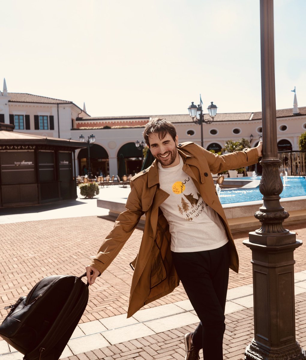 mrmbymarkotadic's tweet photo. Treći dan u @McArthurGlenUK Noventa Di Piave outletu i postao sam deo inventara ovde... Nadam se da će mi ovaj ranac držati ravnotežu! 🙈 #MrMbyMarkoTadic #NoventaOutlet #FashionFestival https://t.co/PLwhDgClqu