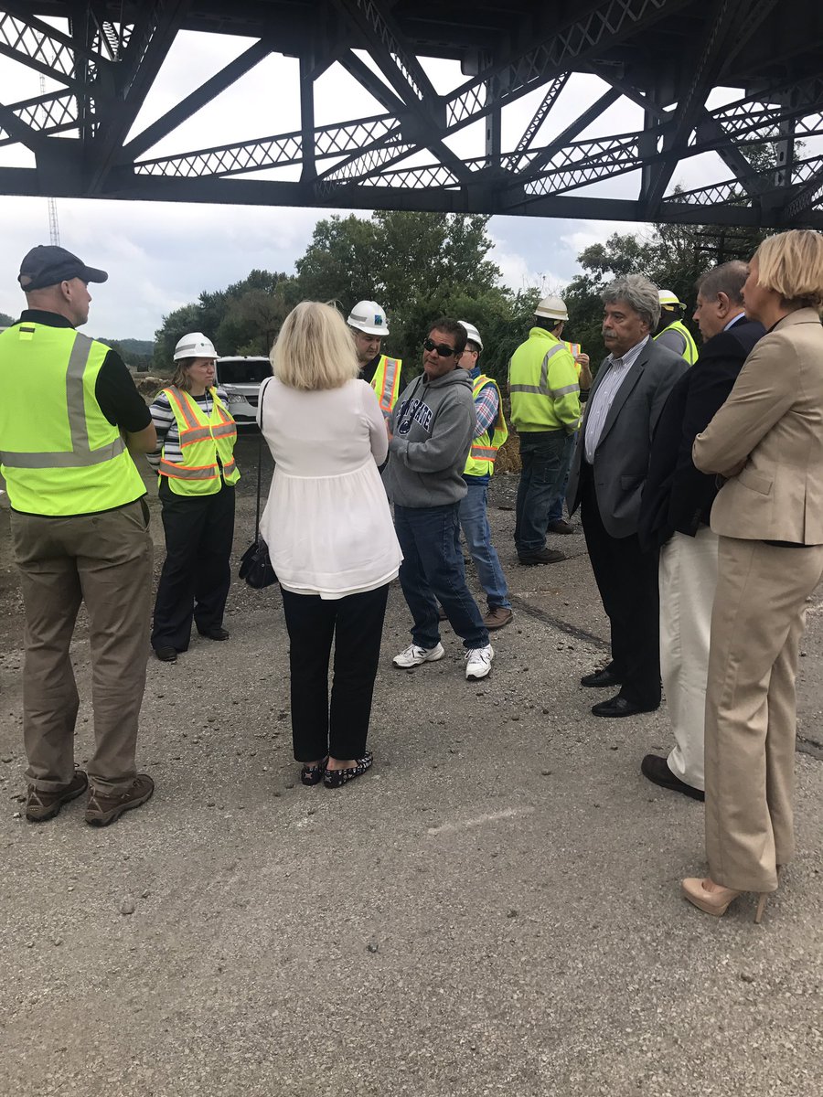 RepDomCosta's tweet image. Two PUC field meetings this morning in @AspinwallBoro (Brilliant Intersection and Crossing) and #etnaborough (Trail Extension and Access). Excited to see these two important and much needed projects moving forward in the district!
