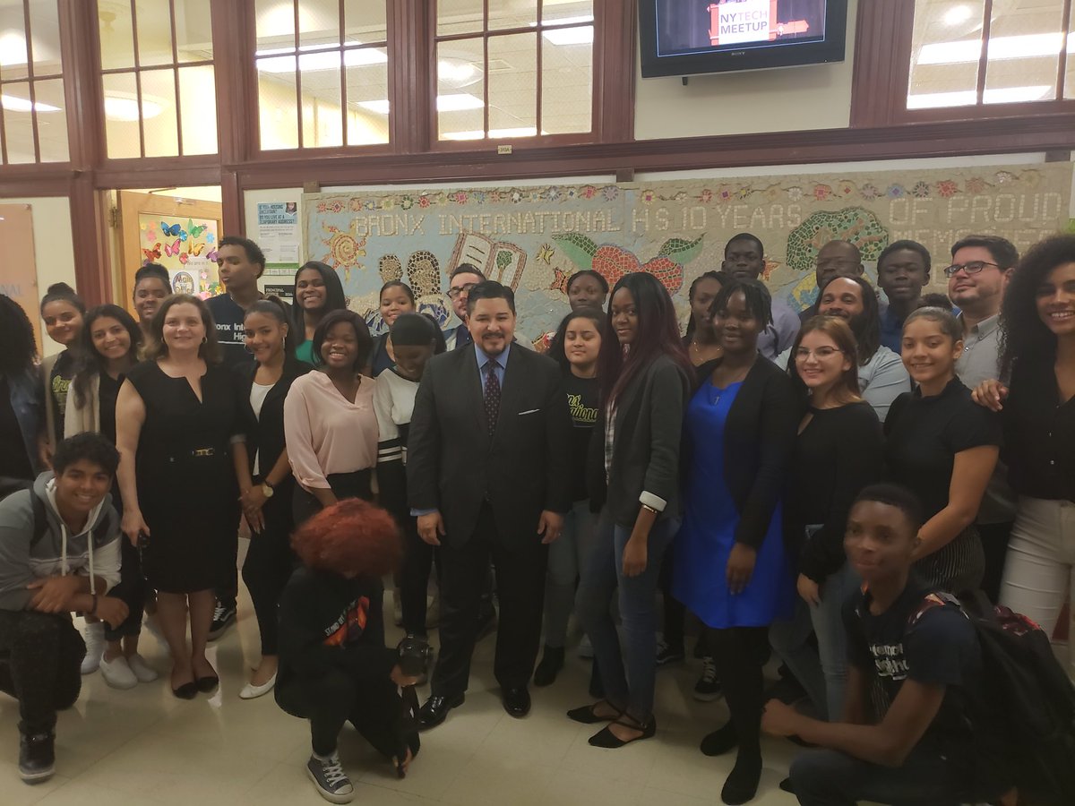 Bronx International (@bxihs) on Twitter photo <a href="/bxihs/">Bronx International</a> & <a href="/heretoherebx/">HERE to HERE</a> & @fannielouhs were visited by @nycschools @doechancellor Richard Carranza! Students presented #DesignThinking AR/VR projects, internships opportunities through <a href="/NYCCTE/">NYC CTE</a> & received #mariachi a capella from the Chancellor! <a href="/bxihs/">Bronx International</a> & <a href="/heretoherebx/">HERE to HERE</a> & @fannielouhs were visited by @nycschools @doechancellor Richard Carranza! Students presented #DesignThinking AR/VR projects, internships opportunities through <a href="/NYCCTE/">NYC CTE</a> & received #mariachi a capella from the Chancellor!