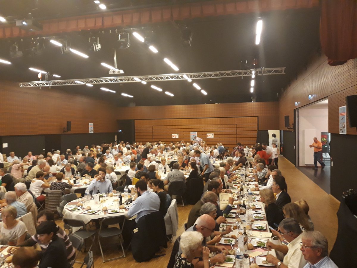 psHauteVienne's tweet photo. Salle comble ! Le @partisocialiste est bien vivant !#RentréeSocialistes87 https://t.co/5jRN7twemV