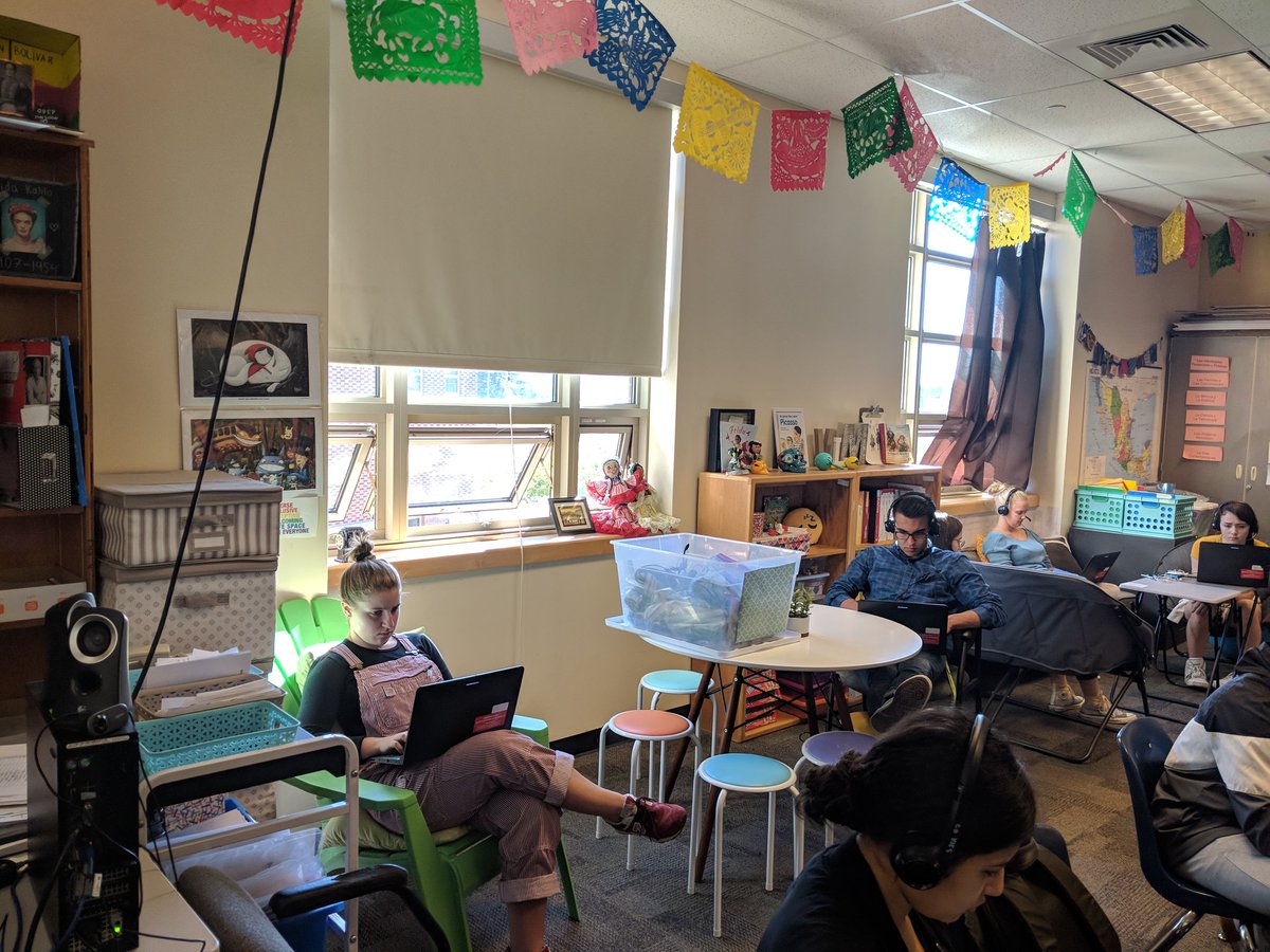 profeLMadrid's tweet photo. #Blendedlearning and #flexibleseating are the best! Students love #ThisIsLanguage and #Seesaw because this websites let them to decide about their own path, time, place and pace to practice the target language🎙️🎚️🎧📲💻⌨️🖱️ #SPSConnects #BLinAction
#ELE #SpanishTeachers https://t.co/708g5KP4mw