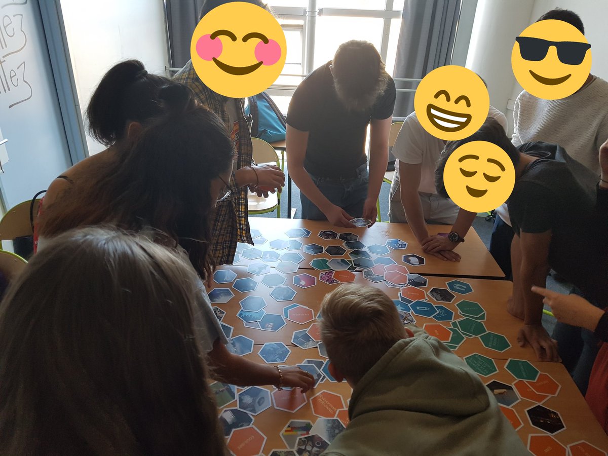 LP2iHispa's tweet photo. Au #LP2i, l'équipe @LP2iHispa s'investit aussi dans le suivi des élèves. Aujourd'hui, avec les term, atelier "Mes forces" pour une meilleure connaissance de soi, favoriser estime de soi et confiance. Objectifs : #ClimatScolaire #orientation #BienEtre https://t.co/60zQRnaD1S