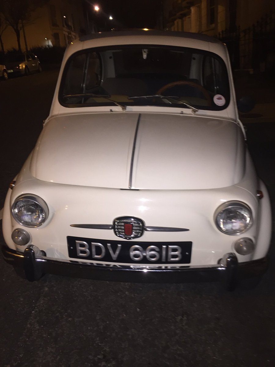 GilesCatron's tweet photo. Nice to see a proper Fiat 500 for once! https://t.co/TODu2Lxeyu