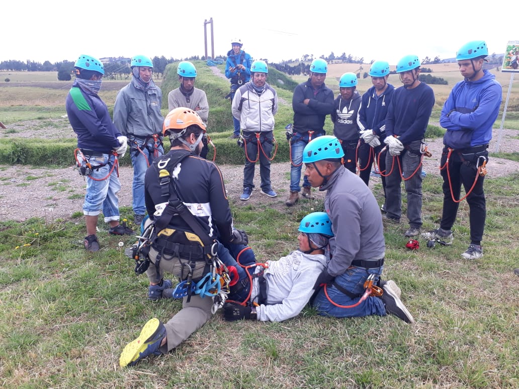 CarchiPrefectur's tweet photo. En la Casa de la Juventud se imparte un curso de formación de guías de deportes extremos con el fin de obtener la certificación, esto con personal altamente calificado.
#CarchiPrefectura
#MenosPalabrasMasObras https://t.co/GkgZHO1KqG