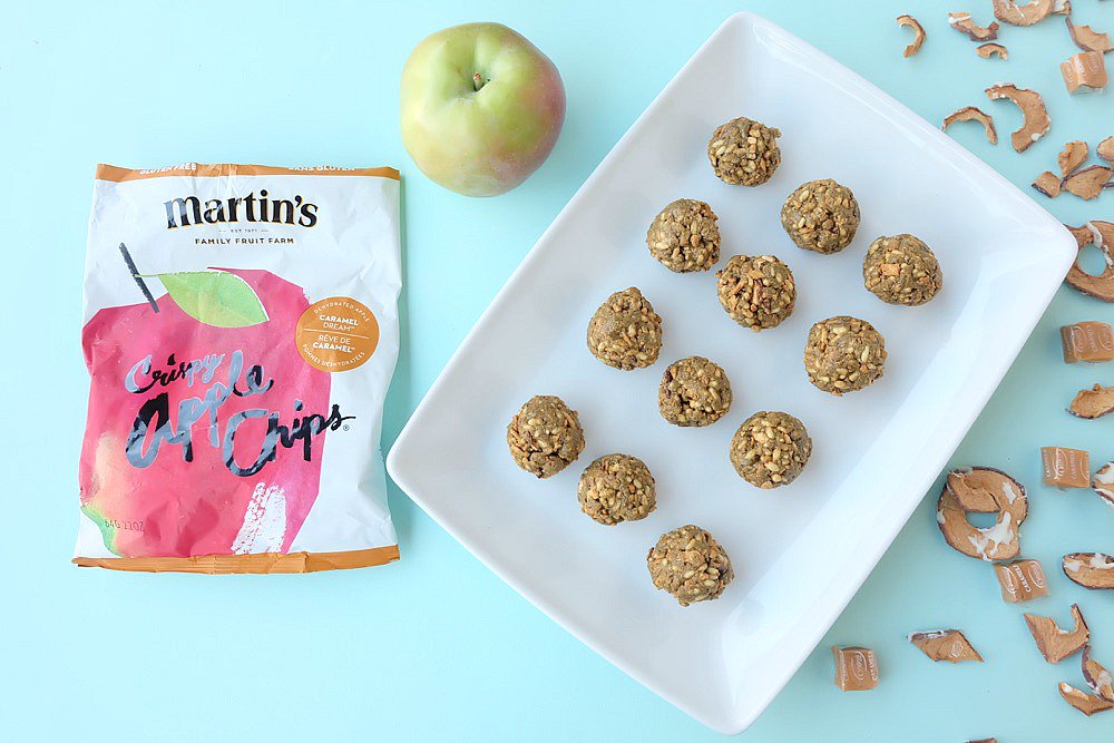 hellocreativef's tweet photo. We made the most delicious No Bake Caramel Apple Energy Bites using @Martins_Chips Caramel Dream Crispy Apple Chips! They only take 5 minutes to make! Find the #sponsored recipe here: https://t.co/imaE04gaq6 … … #trulycrisp #purelyfun https://t.co/2dF8TlpWT1