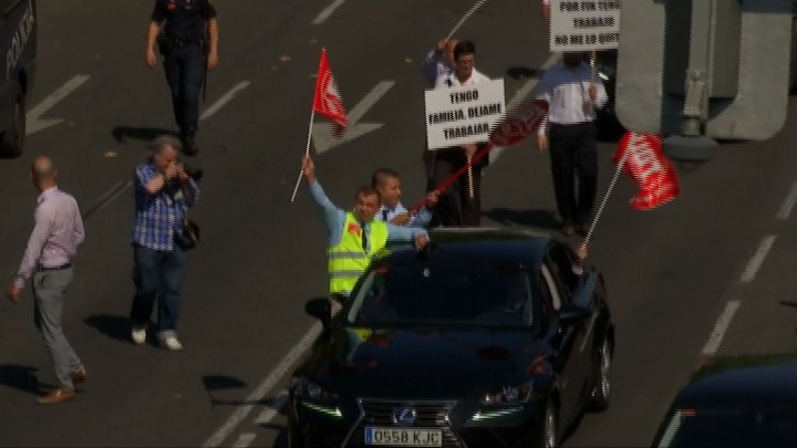 Protestan en Madrid por una norma que regulará el sector de taxis dlvr.it/Qlb5cP