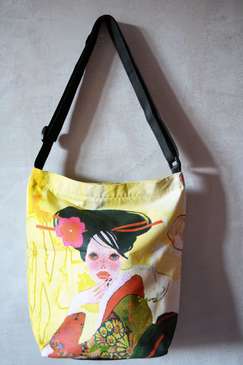 EdoCollection1's tweet image. Shopper Canvas Bag-Geisha Print 
$28.00
➤ goo.gl/Yx6NKR
via @outfy