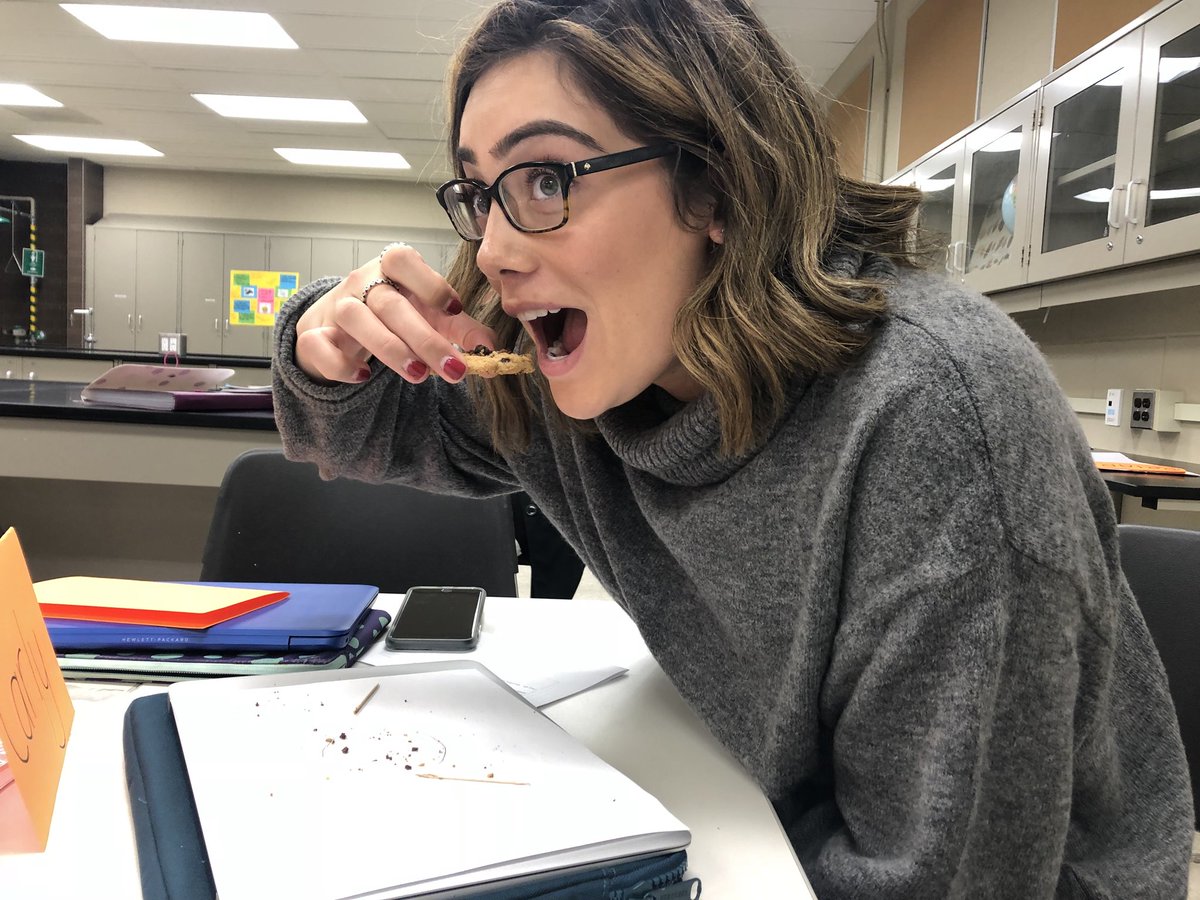mlle_stricko's tweet photo. 'Cookie Mining' in grade 4 rocks and minerals @MissJonovich 🍪👷🏼‍♀️ https://t.co/AsXUkXcNL2