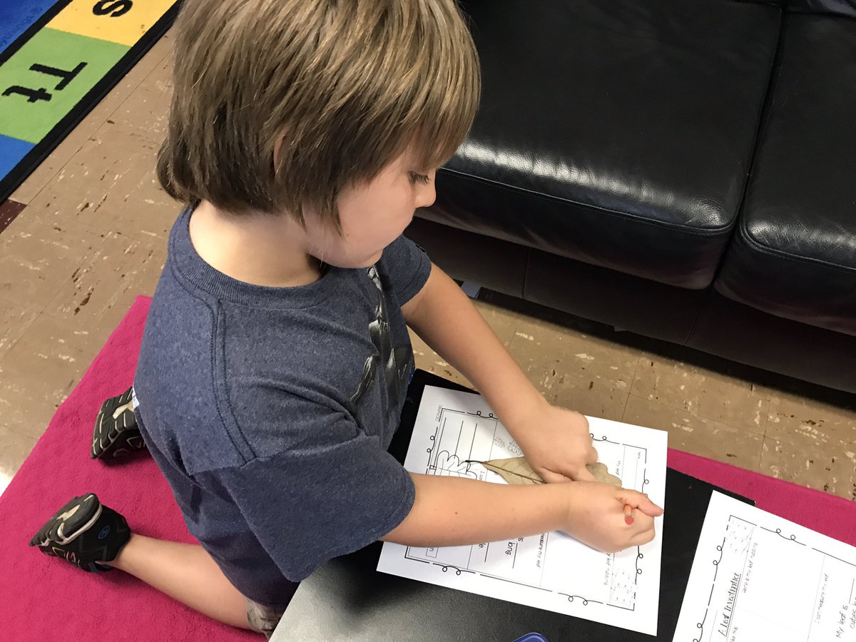 ew_lambert's tweet photo. Working hard and proud of themselves 💜 @Edgewood_ES @TrtnsTinyHumans @ReneeTutak @elemlittles https://t.co/E09wzohsOh