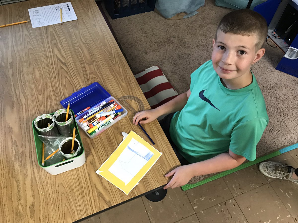 ew_lambert's tweet photo. Working hard and proud of themselves 💜 @Edgewood_ES @TrtnsTinyHumans @ReneeTutak @elemlittles https://t.co/E09wzohsOh