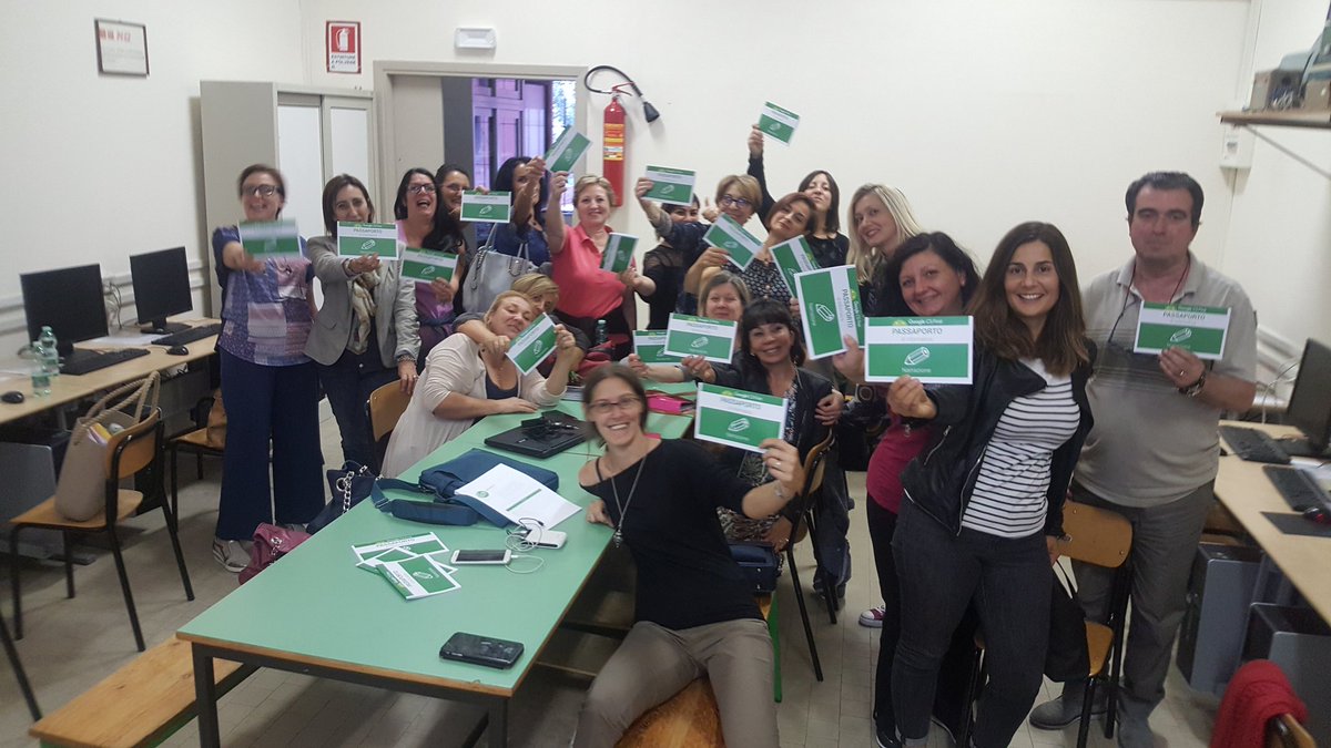 Valentina_fmd's tweet photo. @fmdigitale #CSFirstIT oggi a Milano con la nostra bravissima @pupilli_paola e a Roma presso #ICVelletriCentro
#GrowWithGoogle
#GoogleForEducation
@googleforEdu https://t.co/QIwpj1edrW