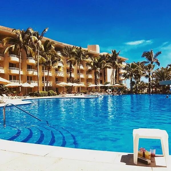 BarceloLosCabos's tweet photo. Take an early swim in our pool and plunge into calm and serenity. 🌴🌊🌞🍹

📸 via Instagram by ramirogerardodemesa

#BarceloExperience #LosCabos #Cabo #Mexico #Mexicandestination #Hotel #pool https://t.co/zwSjUPk7vV