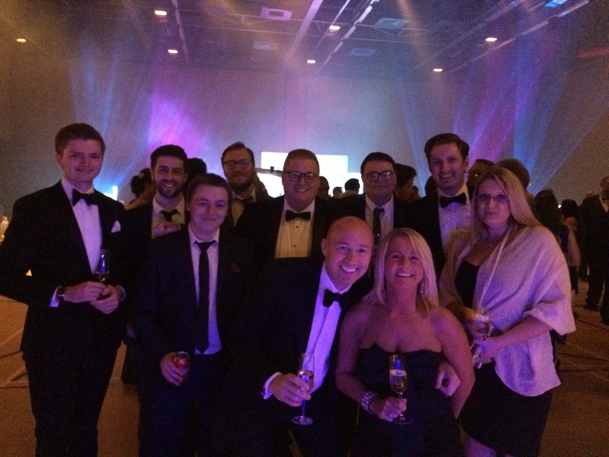 FECashCalc's tweet photo. A great showcase for some of the best businesses in Wales 🏴󠁧󠁢󠁷󠁬󠁳󠁿 at the #SWABusinessAwards this evening. Fantastic to be nominated for Innovative Business of the Year! https://t.co/HrRWn18pIo