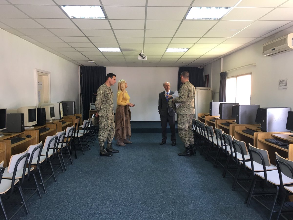JavierGarcia_Uy's tweet photo. En el liceo militar Gral Artigas, resultados académicos excelentes, con gran compromiso de autoridades, docentes y estudiantes. Un modelo de enseñanza publica a profundizar https://t.co/Taui0v740T