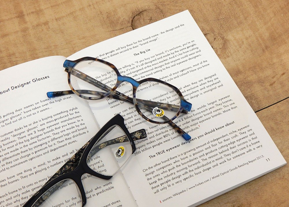 UllaEye's tweet photo. Nothing says “fall” like curling up with a warm apple cider and your favorite novel. — what are you reading this month? (Readers by @eyebobs — available at Ulla!) https://t.co/iNjZCKicdN
