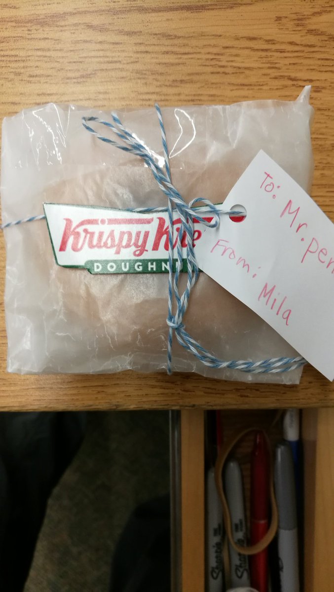 mystro2b's tweet photo. Awesome way to start the day! #krispykreme #perksof teaching https://t.co/8Y6vEfPt3x