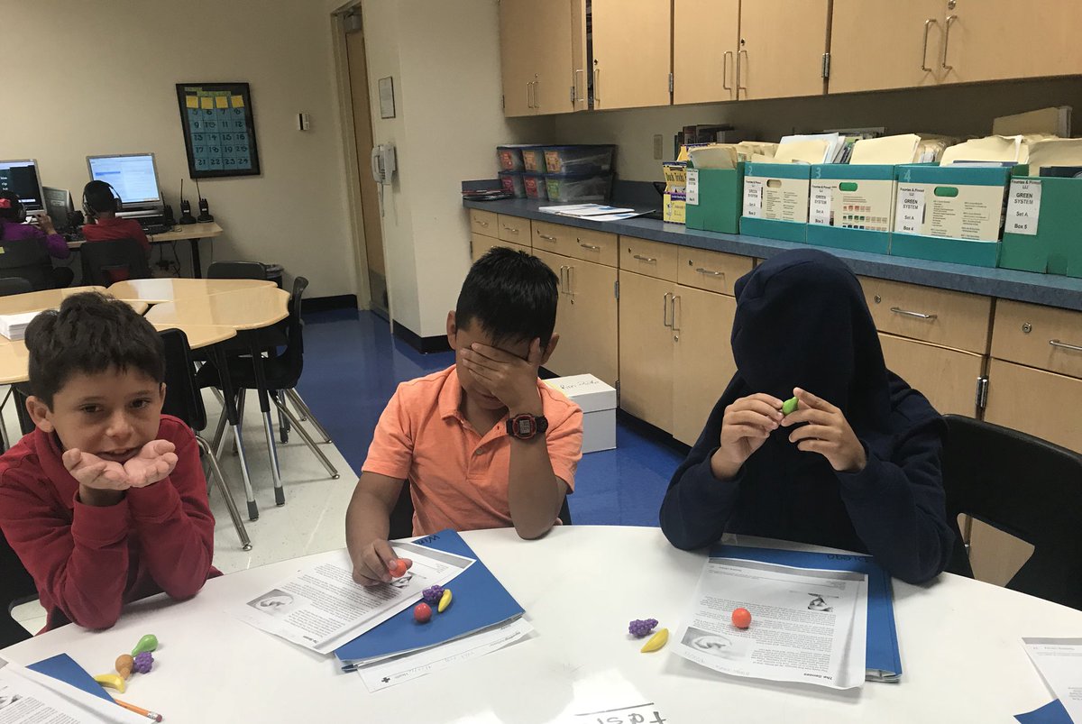 monacamaro71's tweet photo. Kids had fun using their senses for our next reading @MDE_Stars https://t.co/oQ1TtiLRMS