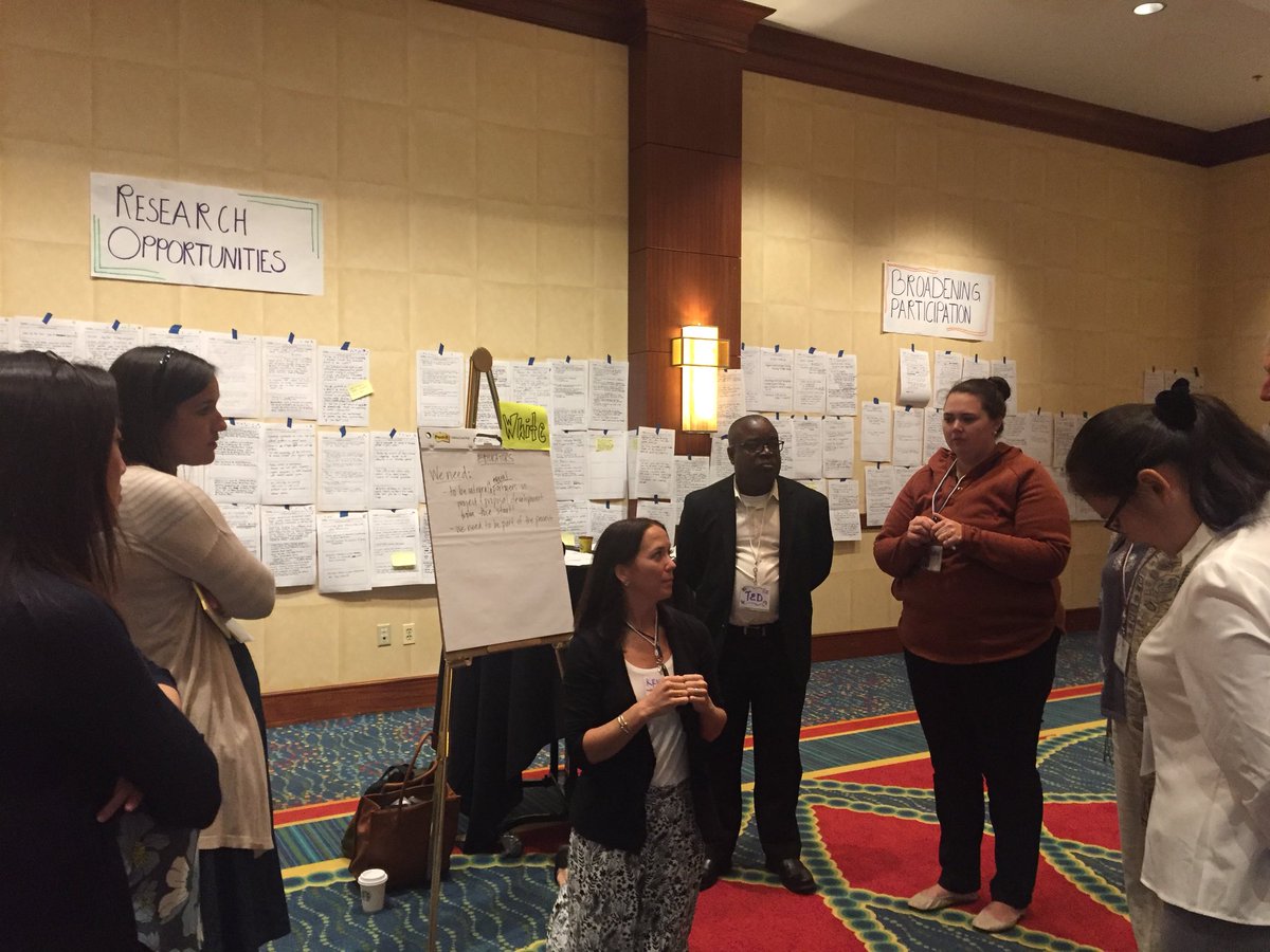 billyspitzer's tweet photo. Our small but mighty Education sub-group developing recommendations for public engagement in coastal issues. @NEAQ @_NNOCCI #coasts2018 https://t.co/2oIbfZbtN8