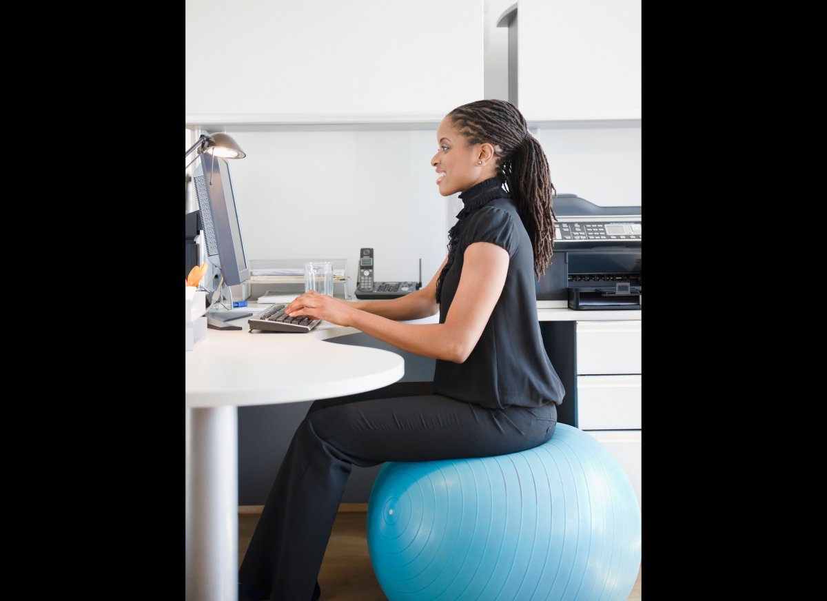NathanRivIns's tweet photo. We know we need to stay healthy - so how do we make it happen? Check out these 6 ways to stay active at your desk: https://t.co/kIVlihcsbO https://t.co/XHL05dlnQZ