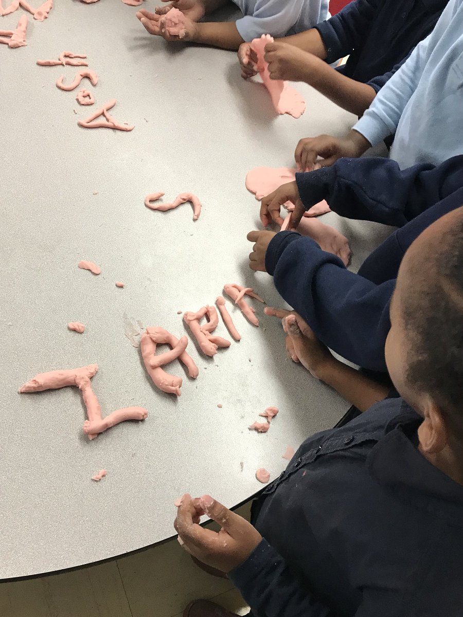 yorkwoodsps's tweet image. K students writing their names with play doh. #betterthanaworksheet @lstrangway @LC2_TDSB @TiffanyFordTO
