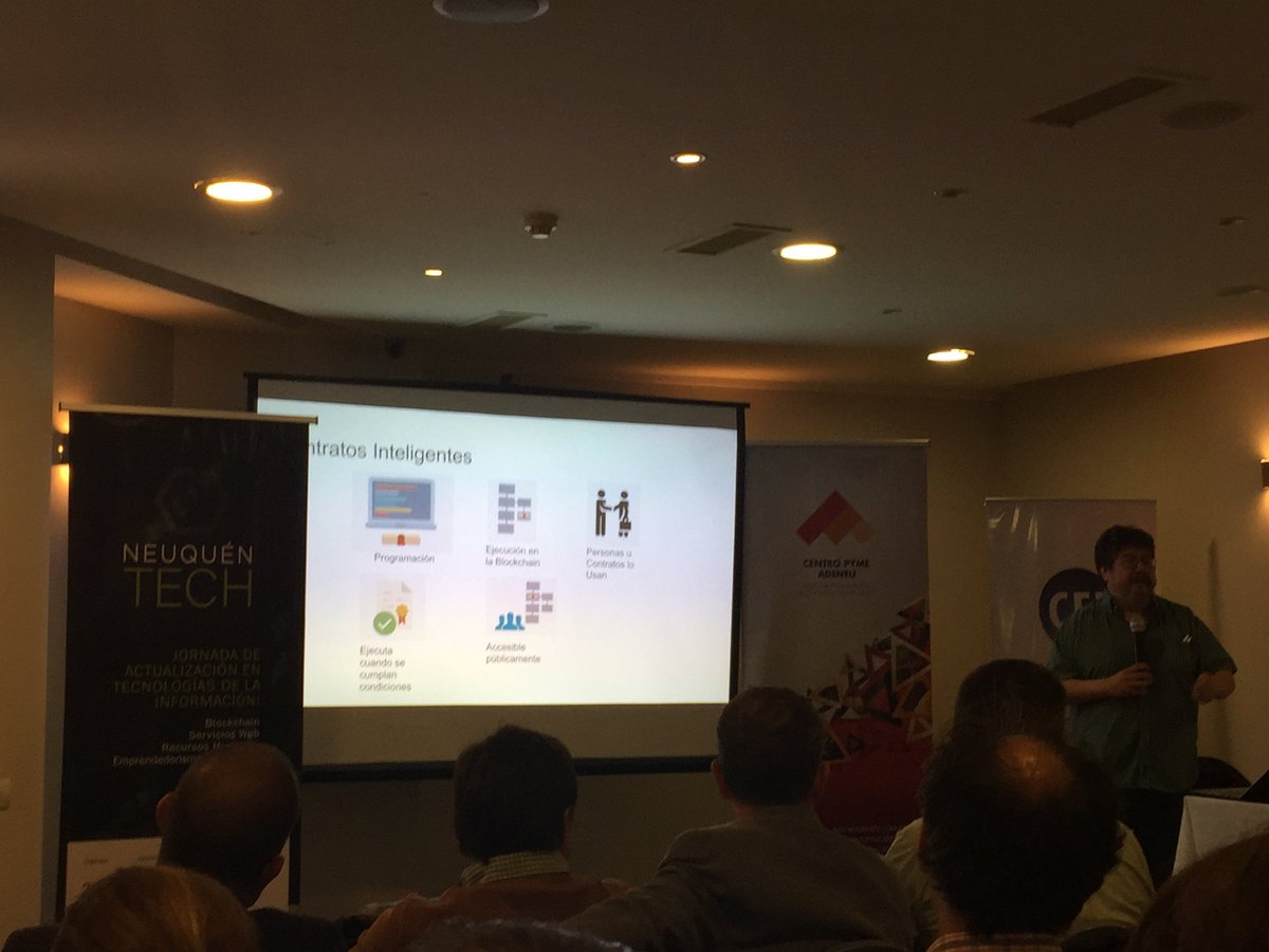 GDGNeuquen's tweet photo. Ahora @ajlopez hablando de #blockchain en #NeuquenTech https://t.co/RgjgDWIaEu