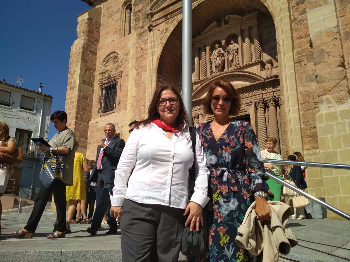 CsArnedo's tweet photo. 📸 Hoy nuestra secretaria de Organización de @CsLaRioja, @maLuisaAlonso y la Pvoz Municipal de Ciudadanos en el @aytoarnedo Virginia Domínguez han asistido a la procesión de #SCySD18 de Arnedo. Ciudadanos con todos los arnedanos en este día grande. https://t.co/B7Zq7dg0ji