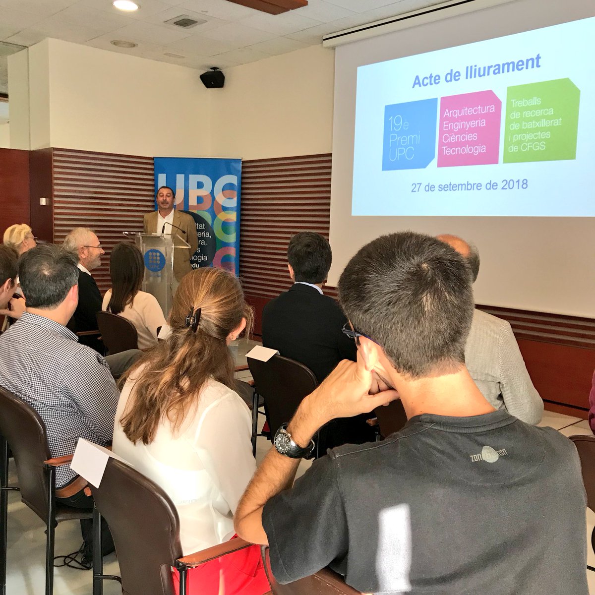 la_UPC's tweet photo. Avui lliurem el 19è #PremiUPC per a treballs de recerca de batxillerat i projectes de CFGS.
#STEAM
https://t.co/YtB1TeT93F https://t.co/JPY7lsVUmJ