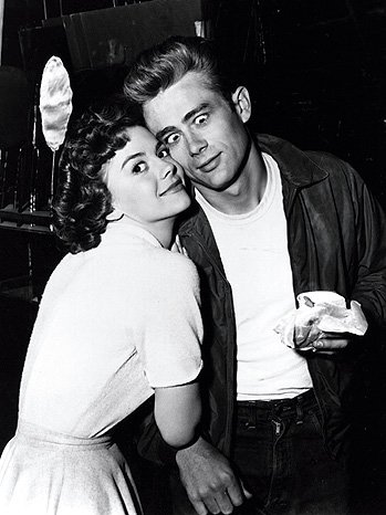 James Dean y Natalie Wood en el set de rodaje de Rebelde sin causa. ❤️❤️❤️ #makingof