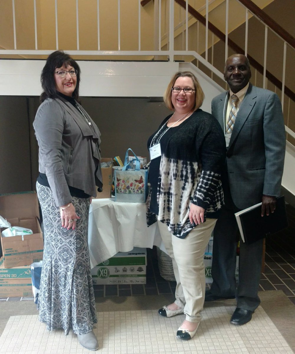 AFCRegion1's tweet photo. Region I members giving back to the community. Community Service Project for the Second Harvest of the Big Bend during the 2018 Leadership Conference in Tallahassee, Florida. https://t.co/uqIDfdv4zg
