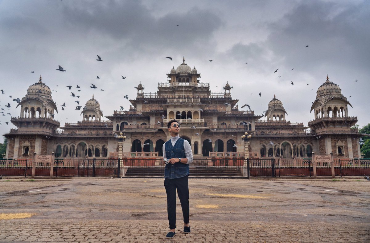 heisgotthestyle's tweet photo. In a city filled with multiple architectural excesses, the Albert Hall Museum in Jaipur is possibly the most decorative and visually stunning!! 😄🙌🏻 #Jaipur #AlbertHallMuseum #TravelBlogger #Traveller #HeIsGotTheStyle #SarangPatil https://t.co/HvsM42rvq0